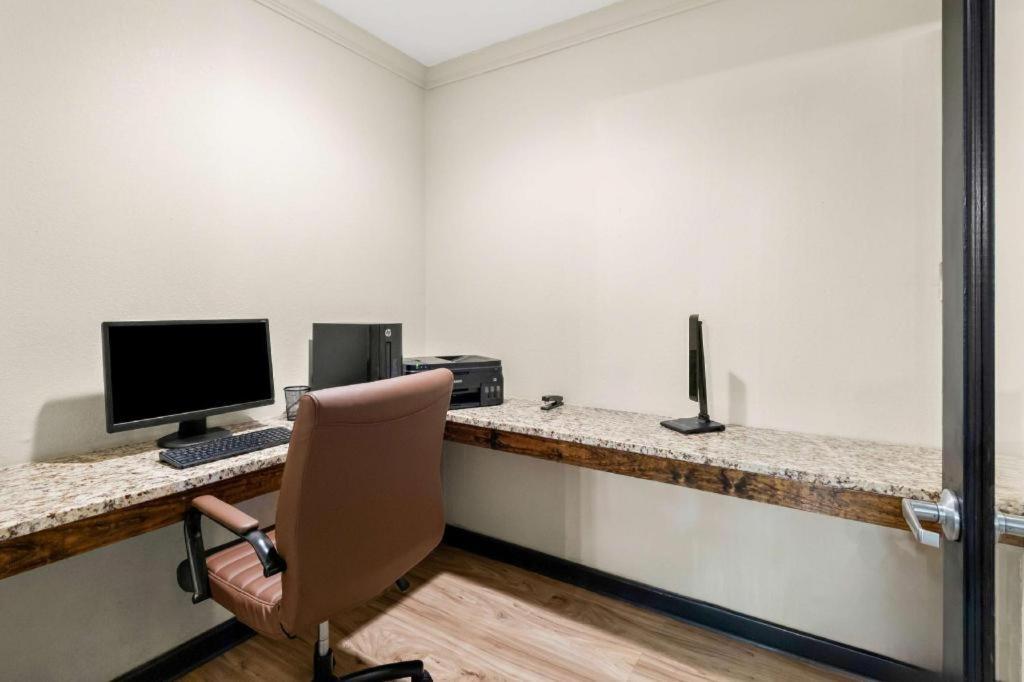 Best Western George West Executive Inn Dış mekan fotoğraf