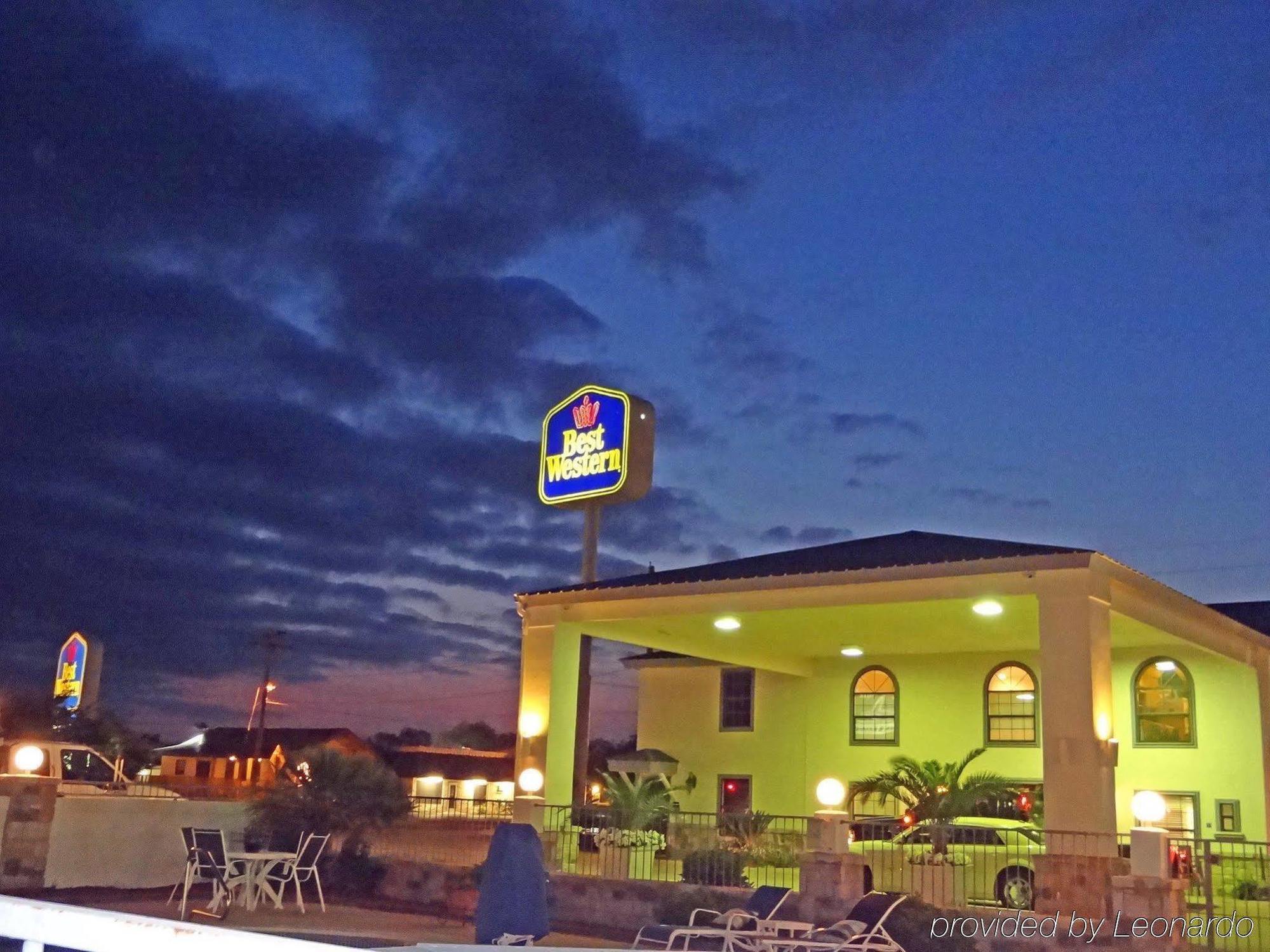 Best Western George West Executive Inn Dış mekan fotoğraf